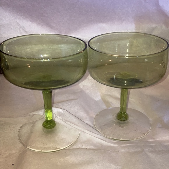 Service for two: Green Depression Glsssware - Picture 4 of 4